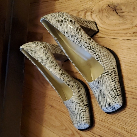 NEW YORK TRANSIT HEELS BLOCK 9 GATOR STYLE 4" NWOT - Picture 3 of 10